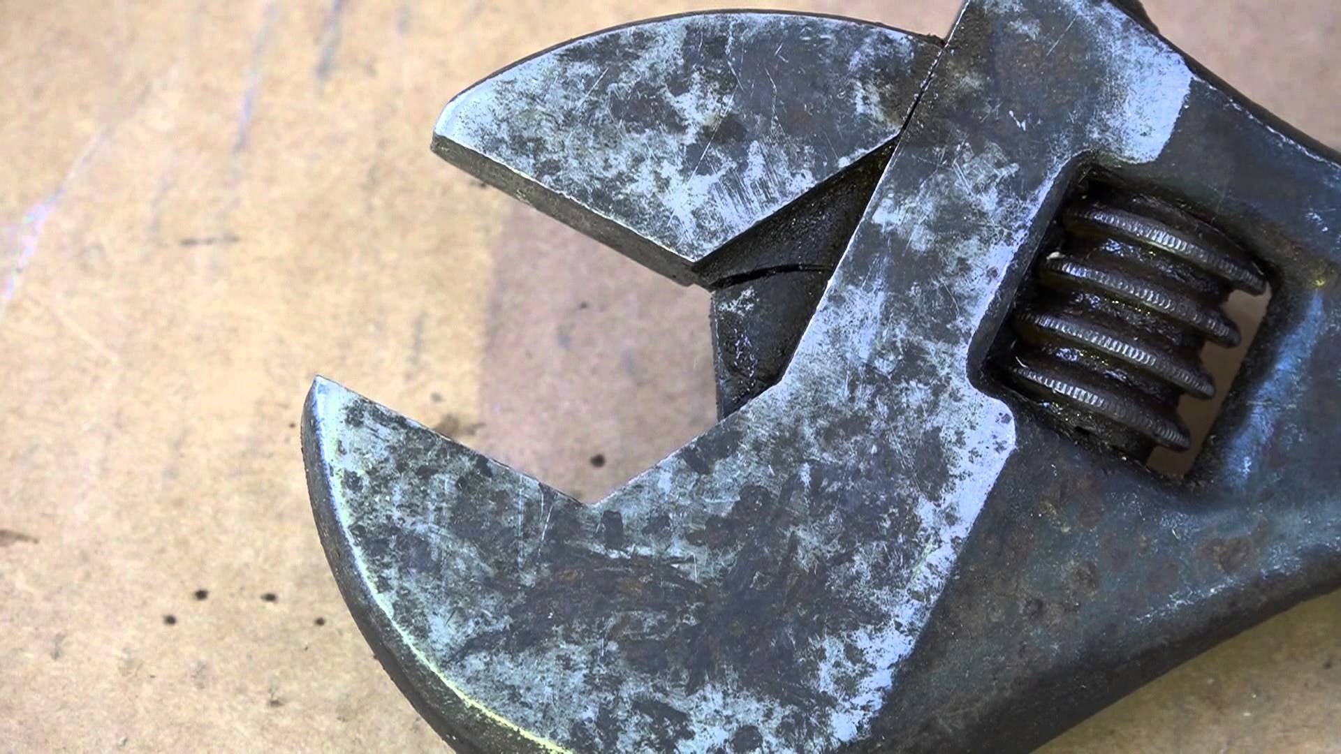 how-a-crescent-wrench-is-used-appliance-video